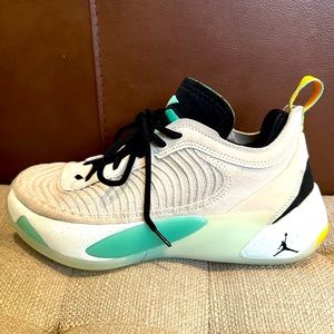 Nike Jordan Luka 1 size 7 boys basketball shoes